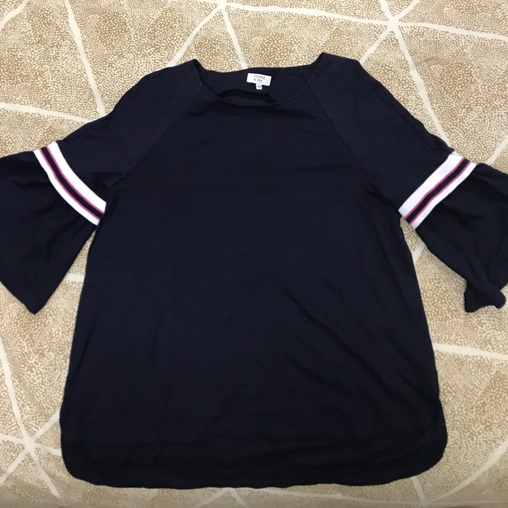 Crown and Ivey 3/4 sleeve blouse
